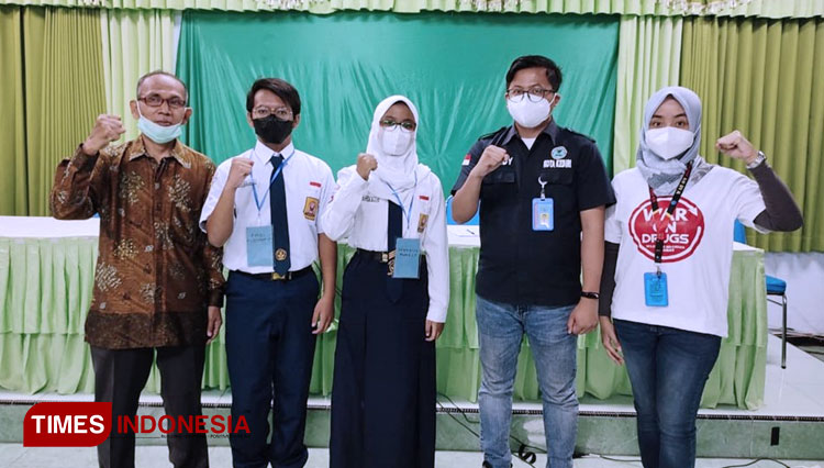 BNN Kota Kediri juga mengajak seluruh peserta untuk bersama-sama menggelorakan War OnDrugs, gerakan cegah berbagai bentuk penyalahgunaan narkoba demi terwujudnya Indonesia Bersinar. (FOTO: AJP TIMES Indonesia)