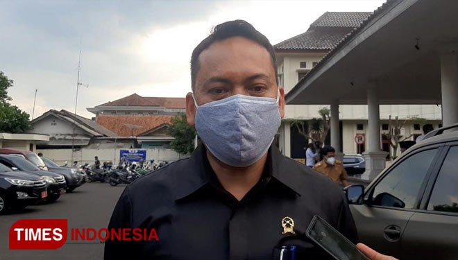 Ketua PN Banjar, Jan Oktavianus, SH, MH saat memberi keterangan (Foto:Susi/TIMED Indonesia)
