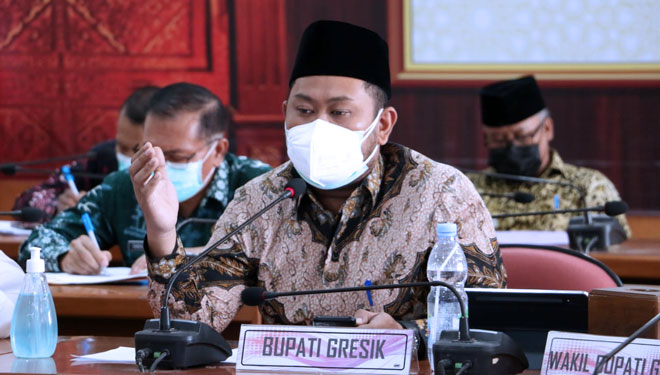 Bupati Gresik Fandi Akhmad Yani saat memimpin rapat koordinasi (Foto: Humas Pemkab Gresik for TIMES Indonesia)