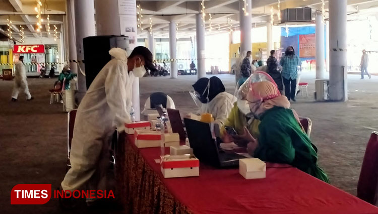 Vaksinasi Drive Thru di Cirebon 2