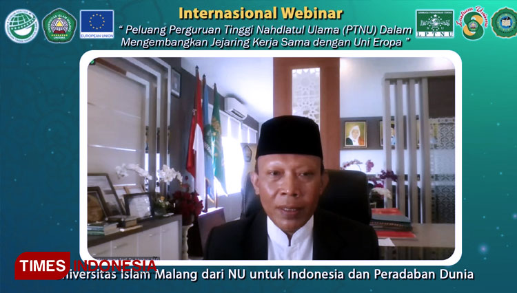 Rektor Unisma Prof Dr H Maskuri MSi saat menghadiri International Webinar secara virtual. (FOTO: Tangkapan layar/TIMES Indonesia)
