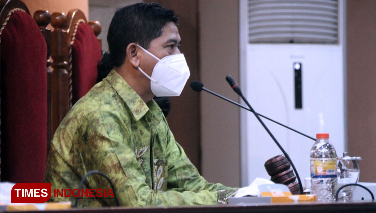 Ketua DPRD Ponorogo Sunarto pimpin Rapat Paripurna Penyampaian Bupati Atas Raperda Pertanggungjawaban pelaksanaan APBD 2020. (FOTO: Humas DPRD/TIMES Indonesia)