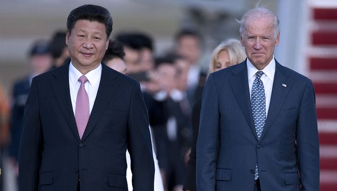 Kedatangan Presiden China, Xi Jinping disambut Joe Biden ketika masih menjabat sebagai Wakil Presiden Amerika Serikat pada tanggal 24 September 2015 di Pangkalan Angkatan Udara Andrews, Maryland AS.(FOTO A: AP)