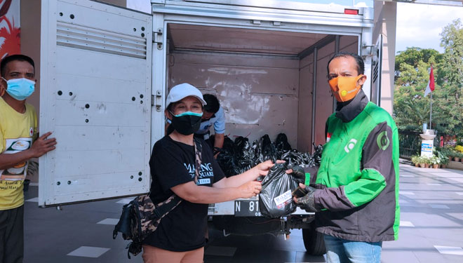 Matos Potong 1 Ekor Sapi, 700 Paket Daging Hewan Kurban Didistribusikan untuk Warga