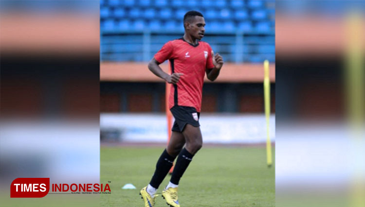 Barnabas-Sobor-pemain-sepakbola-asal-Papua.jpg