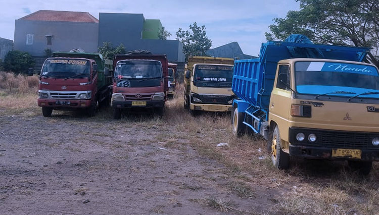 Dump Truck disita oleh Polres Gresik (Foto: Humas Polres Gresik for TIMES Indonesia)
