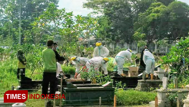 Pemakaman-Covid-2.jpg