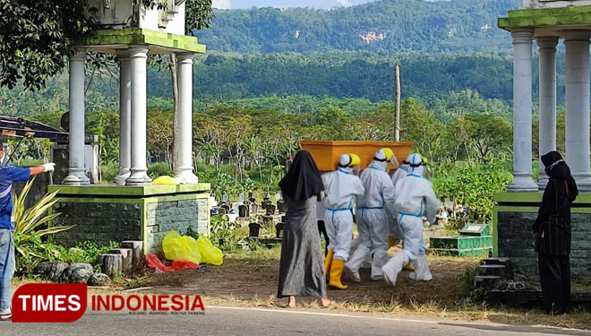 Relawan Pemakaman Jenazah Covid-19 di Pacitan Akui Kewalahan
