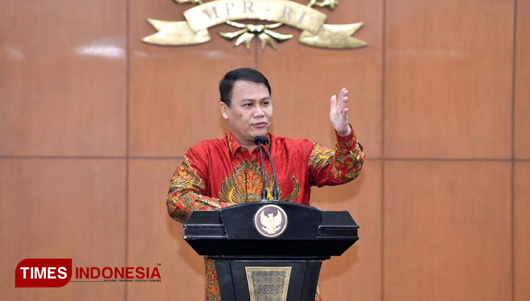 Wakil Ketua MPR RI Ahmad Basarah mengapresiasi bantuan kemanusiaan oleh keluarga almarhum Akidi Tio. (FOTO: Dok. TIMES Indonesia)