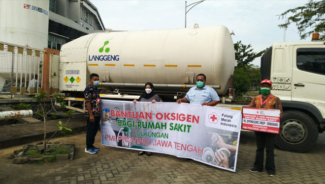 Bantuan oksigen dari PMI Jawa Tengah yang diangkut dengan truk tangki. (Dok. PMI Jateng)