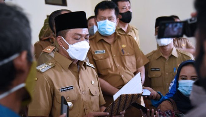 Bupati Bandung Dadang Supriatna mengumumkan Sekda Kabupaten Bandung definitif. (FOTO: Humas Pemkab for TIMES Indonesia)