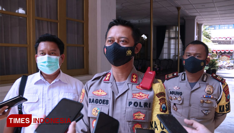 Kapolres Malang AKBP Bagoes Wibisono saat menjelaskan tentang Serbuan Vaksinasi Polres Malang. (Foto: Binar Gumilang/TIMES Indonesia)