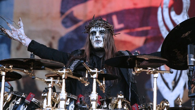 Penampilan Joey Jordison  (foto: Billboard)