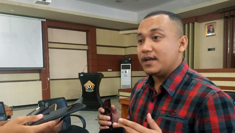 Ketua Bidang Energi Migas dan Minerba PB HMI, Muhamad Ikram Pelesa saat memberikan keterangan pers di Jakarta (Foto: sulawesiekspres.com)