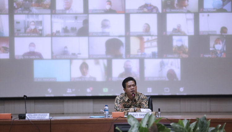 Bupati Bandung Dadang Supriatna 3