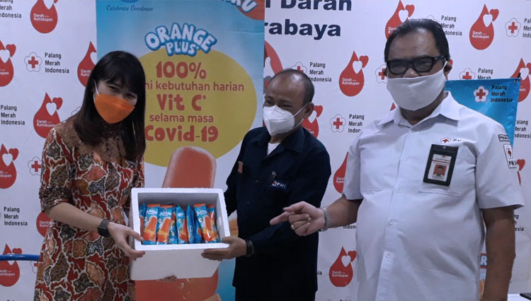 Campina Beri Es Krim C Orange Plus Bagi Pendonor Darah di Jatim