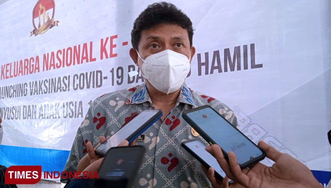 Kepala DPPKB (Dinas Pemberdayaan Perempuan dan Keluarga Berencana), Agus Suwardjito (FOTO: Moh Bahri/TIMES Indonesia)