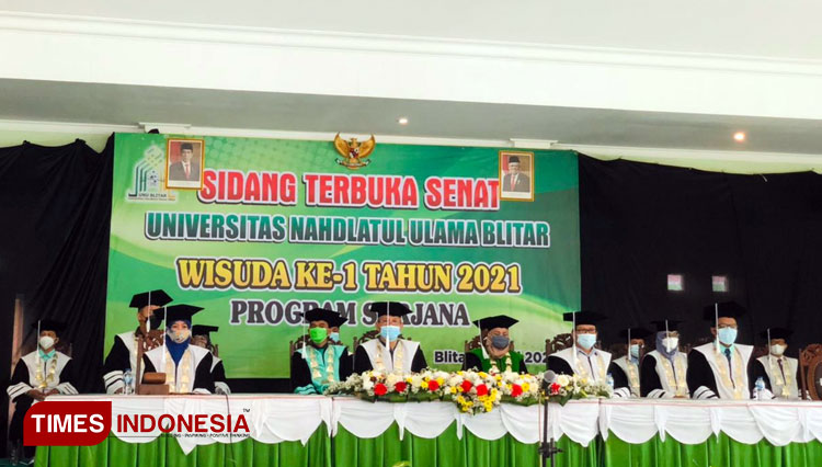 Suasana penggelaran wisuda perdana UNU Blitar. (Foto: Nadira Rahmasari/TIMES Indonesia)