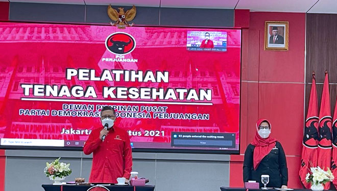 Sekjen PDI Perjuangan Hasto Kristiyanto di acara pelatihan Asisten Nakes Covid-19 di Jakarta. (FOTO: PDI Perjuangan)