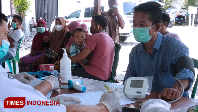 Warga Babahrot, Abdya Aceh saat mengikuti vaksinasi Covid-19 (FOTO: T. Khairul Rahmat Hidayat/TIMES Indonesia)