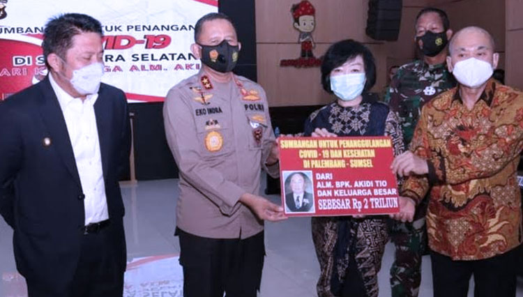 Keluarga pengusaha asal Aceh, Akidi Tio, memberi dana hibah Rp 2 triliun untuk penanganan Covid-19 di Sumsel. (FOTO: Dok. IST).