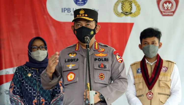 Kapolri Jenderal Polisi Listyo Sigit Prabowo saat memberikan keterangan persnya di Gedung Graha Widya Wisuda, Kampus IPB Bogor. (Foto: Dok. Humas Polri)
