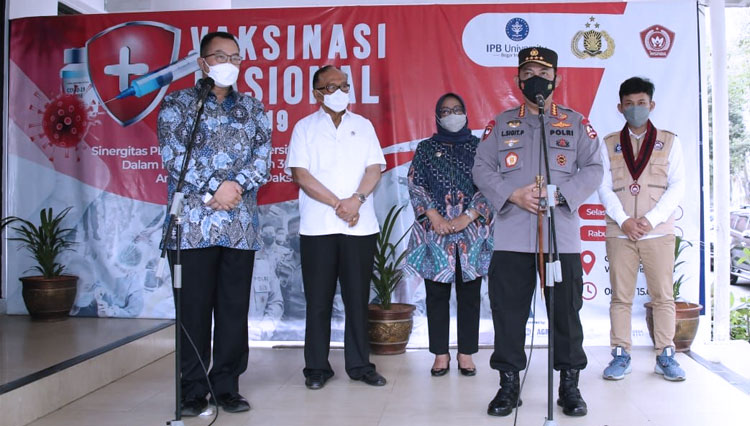 Kapolri Jenderal Pol Listyo Sigit Prabowo saat memberikan keterangan persnya. (Foto: Dok. Humas Polri) 