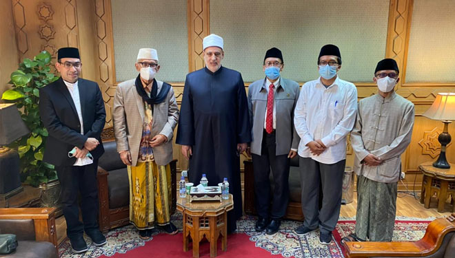 Bertemu Ketum MUI Kiai Miftah, Deputi Grand Sheikh Al-Azhar Tegaskan Komitmen Perluas Kerjasama dengan Indonesia