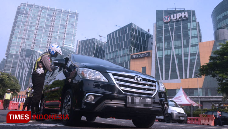 Bundaran Waru Surabaya a