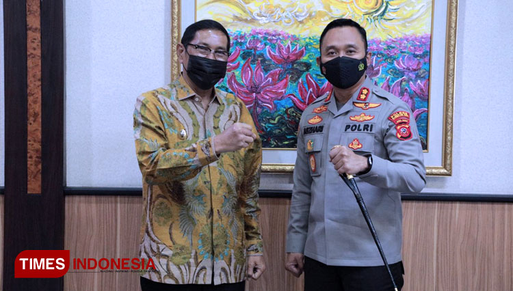 Kapolres Tasikmalaya Kota AKBP. Aszhari Kurniawan, SH SIK, MSi. saat bersilaturahmi ke Plt Walikota Tasikmalaya di Bale Kota Tasikmalaya, Senin (9/8/21) siang (FOTO: Humas Kapolres Kota Tasikmalaya/TIMES Indonesia)