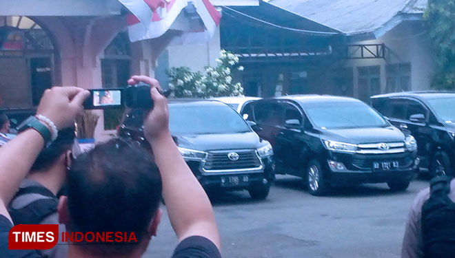 Tim penyidik KPK bersiap tinggalkan Kantor Dinas PUPR Banjarnegara. (Foto: Muchlas Hamidi/TIMES Indonesia)