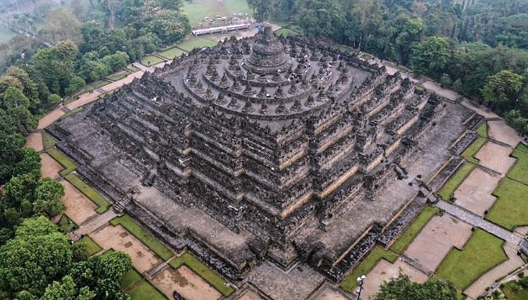 Pemugaran-Candi-Borobudur.jpg