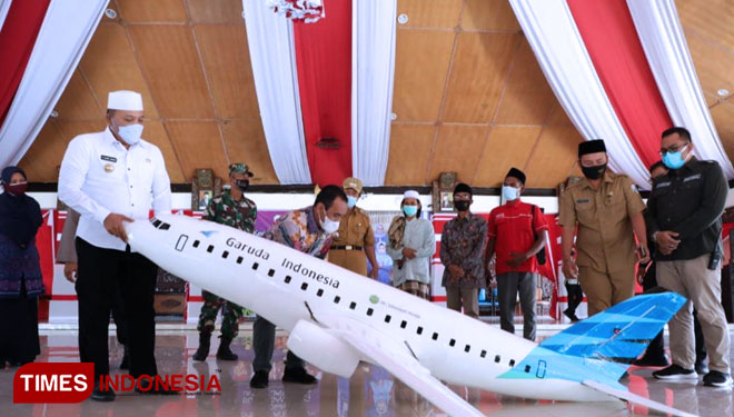Bupati Sampang Ujicoba Pesawat Terbang Buatan Alumni Ponpes Congkop