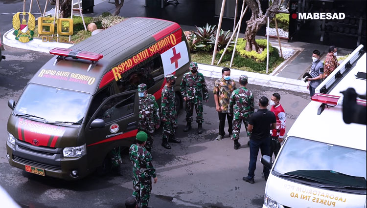 Tampilan-dua-mobil-lab-PCR.jpg