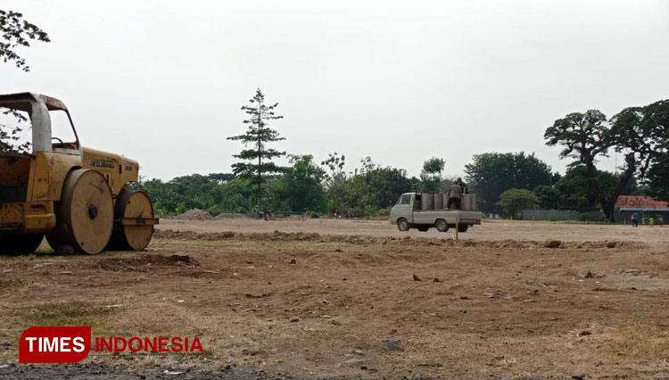 Lokasi pasar darurat Sindangkasih, Majalengka, mulai digarap oleh pihak pengembang. (Foto: Jaja Sumarja/TIMES Indonesia)