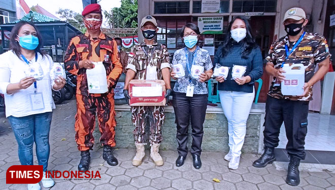 MBLC Bagikan Masker BNPB, HS dan Disinfektan ke Gereja di Malang