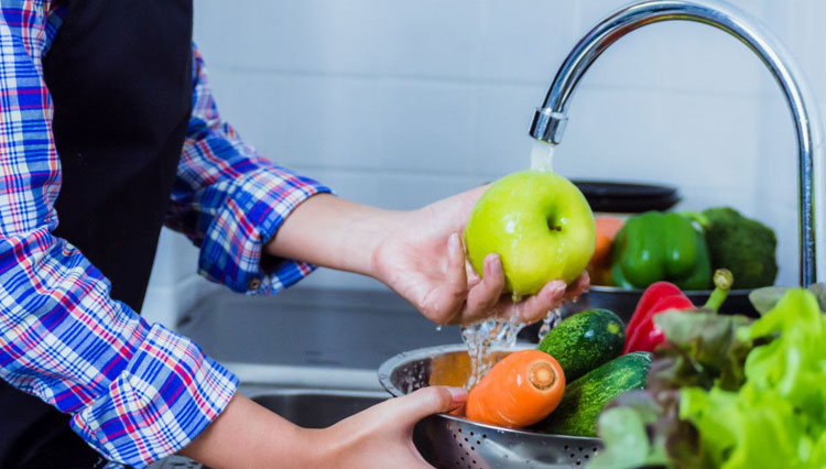 Lakukan Tips Ini Agar Buah dan Sayur Bebas Pestisida