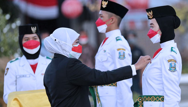 Gubernur Khofifah b