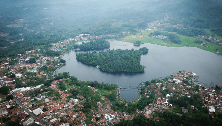 Lindungi Satwa Liar, 12 Kukang Jawa Dilepas di Cagar Alam Situ Lengkong Panjalu Ciamis