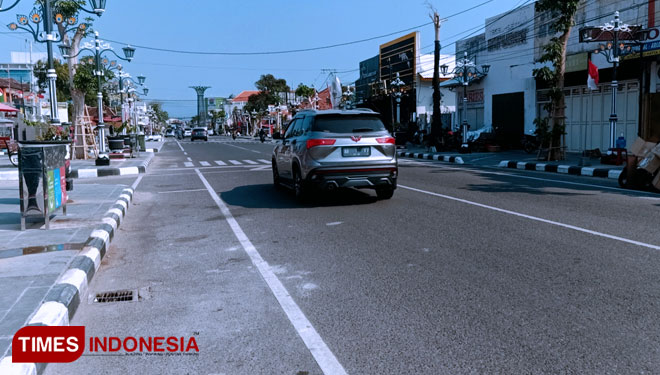 Jalan HOS Cokroaminoto Ponorogo akan dipasang 10 kamera CCTV. (FOTO: Marhaban/TIMES Indonesia)