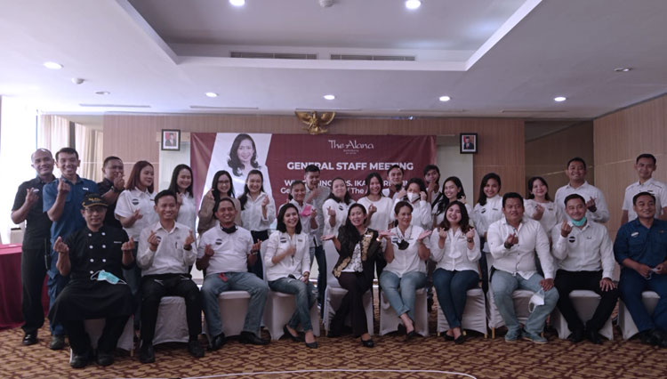 Hotel The Alana Surabaya saat mengadakan kegiatan General Staff Meeting sekaligus menyambut General Manager baru, Senin (16/8/2021). (Foto: Gilar Aditiyo Hartoyo/TIMES Indonesia)