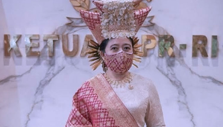 Kenakan Pakaian Adat Bundo Kanduang di HUT Ke-76 RI, Puan Maharani Terlihat Lebih Cantik
