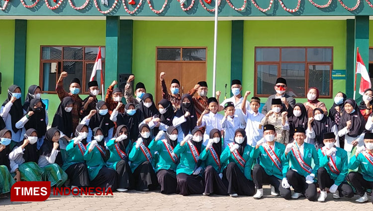 Upacara HUT RI di Ponpes Saadatuddaroin