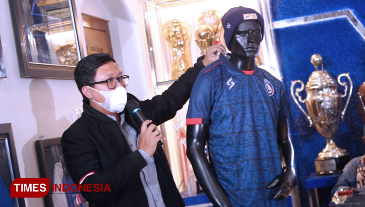 launching Jersey Home arema fc 3