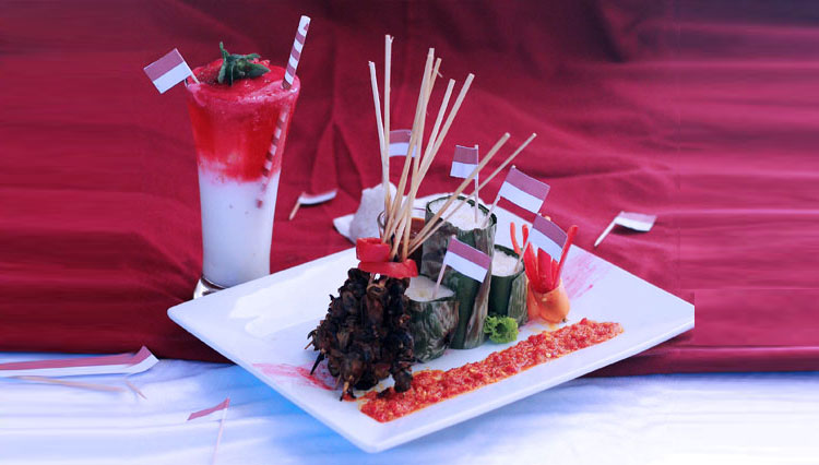 Sate Gogos Kemerdekaan and Es Semangat Merah Putih, the exclusive menu to celebrate the Independence Day of Indonesia. (PHOTO: Public Relation of Quest Hotel)