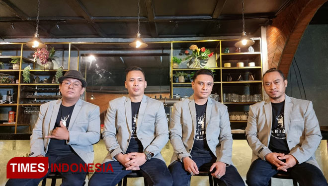 Para personel MOIRA Band sesaat sebelum launching digital untuk single kedua mereka; Pendamping Hidupku. (foto-foto: MOIRA Band for TIMES Indonesia)