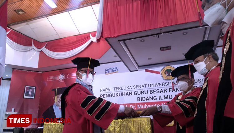 Baru Terpilih Jadi Rektor Untag Surabaya, Prof Nugroho Dapat Gelar Guru Besar FEB