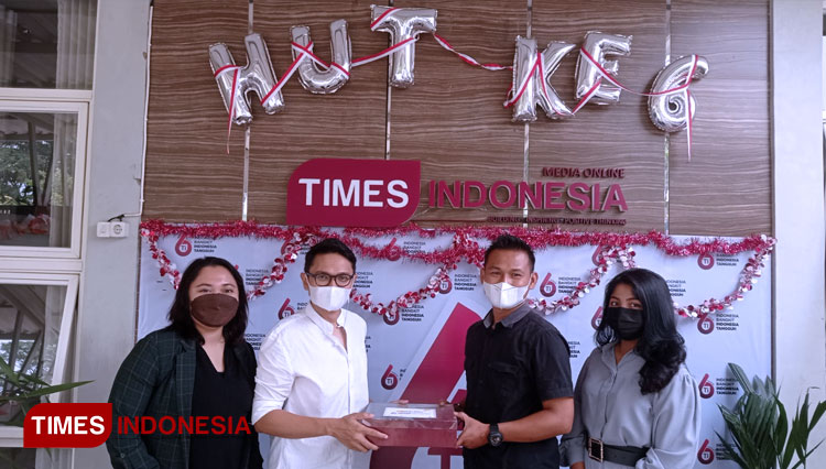 Yello Hotel Jemursari kunjungi kantor TIMES Indonesia dalam rangka HUT ke-6 (Foto: Dok. TIMES Indonesia)