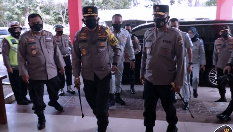 tiba-di-Gedung-Lancang-Kuning-Polda-Kepri.jpg