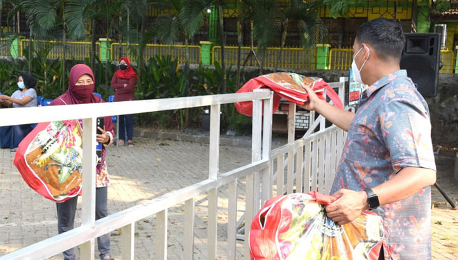 Wali Kota Kediri Beri Semangat Pasien Covid-19 Saat Tinjau Tempat Isolasi Terpusat